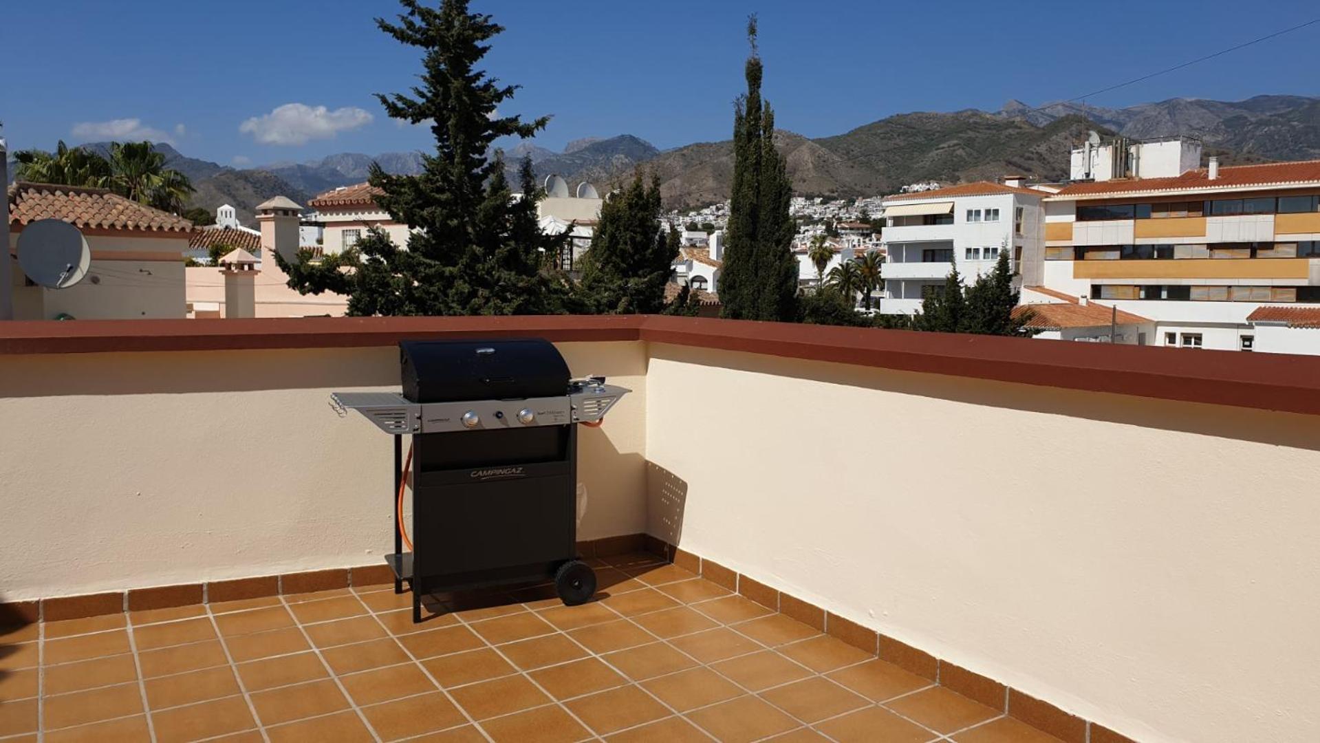 Apartamentos Latin Нерха Екстериор снимка