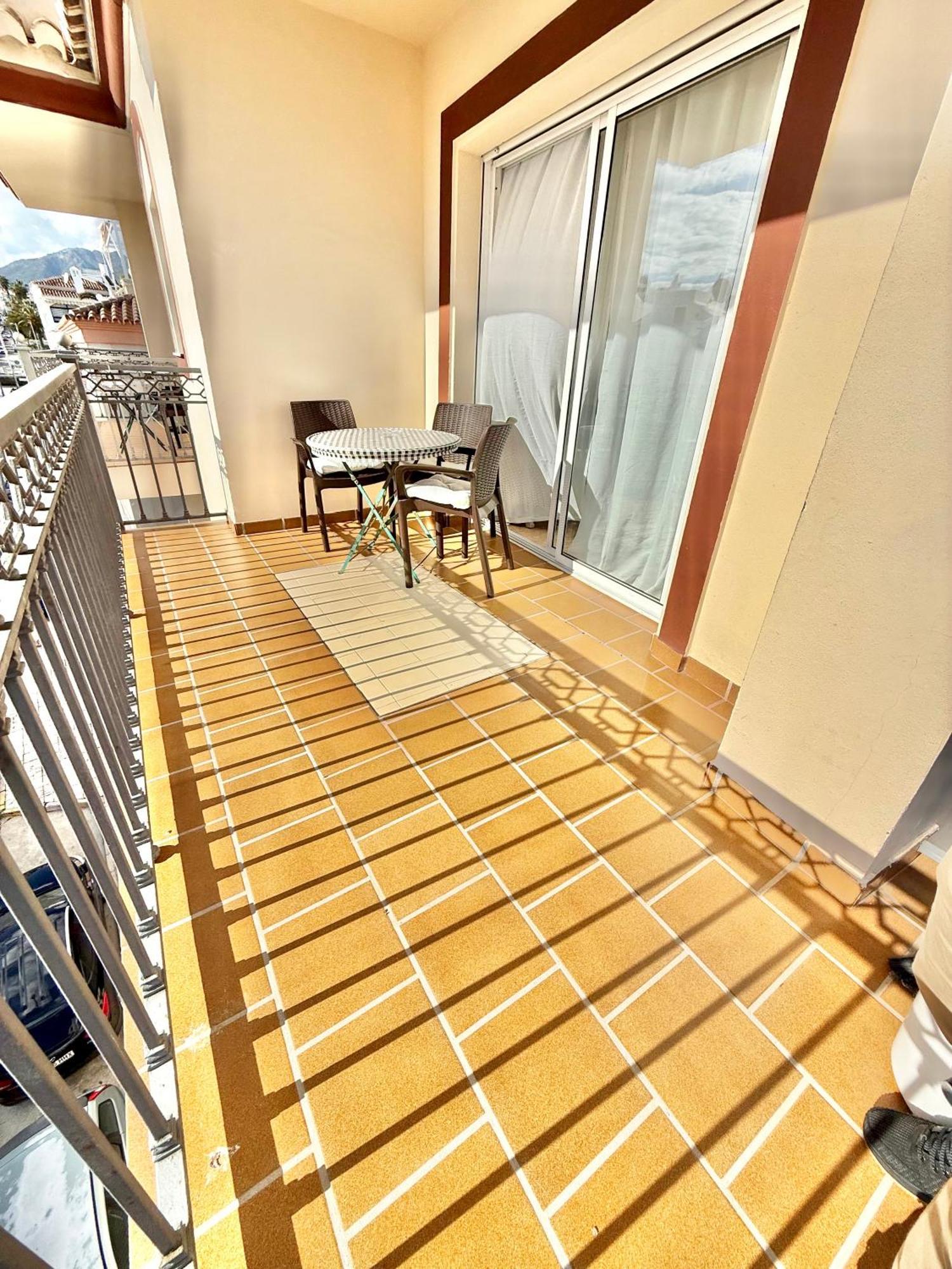 Apartamentos Latin Нерха Екстериор снимка