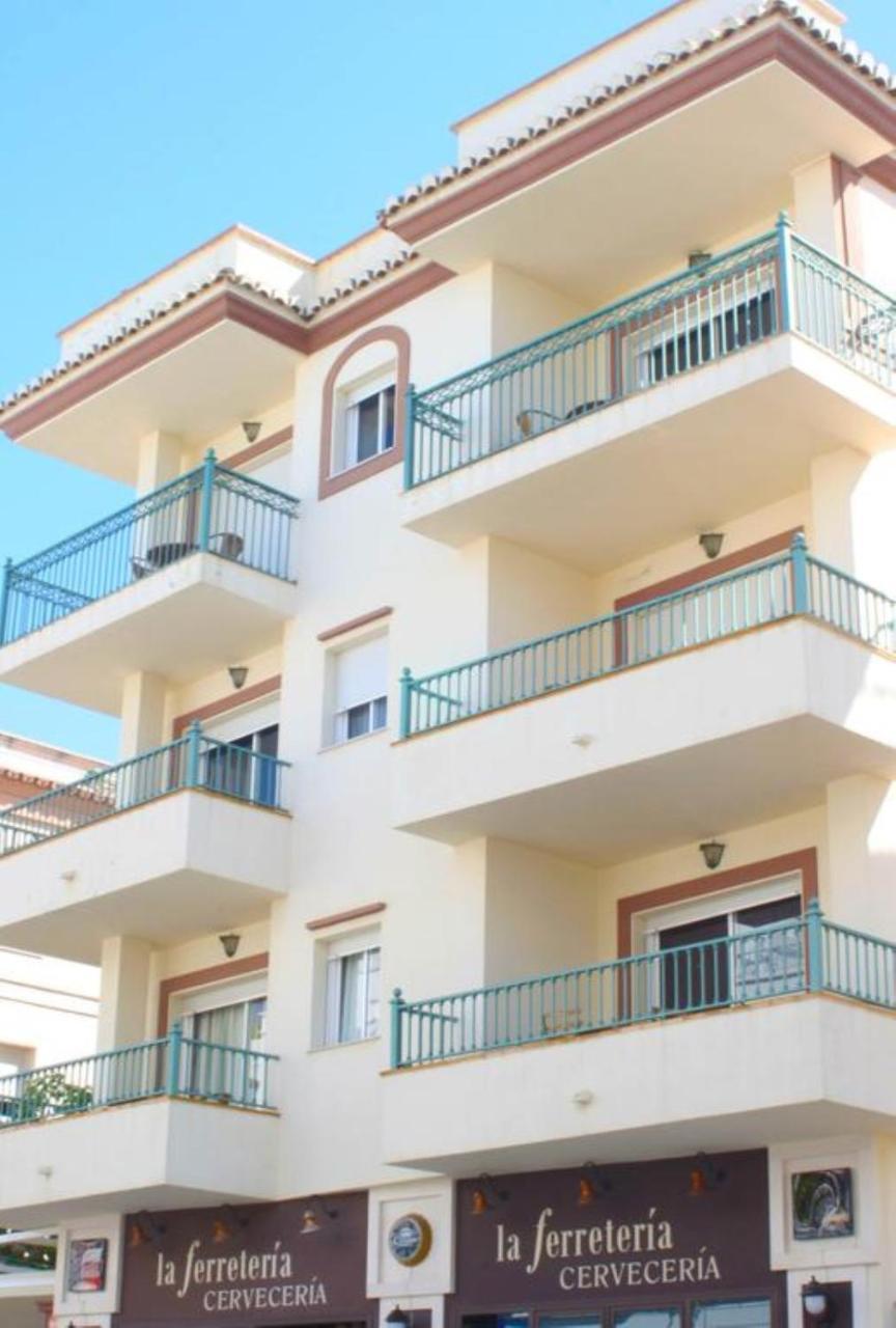 Apartamentos Latin Нерха Екстериор снимка